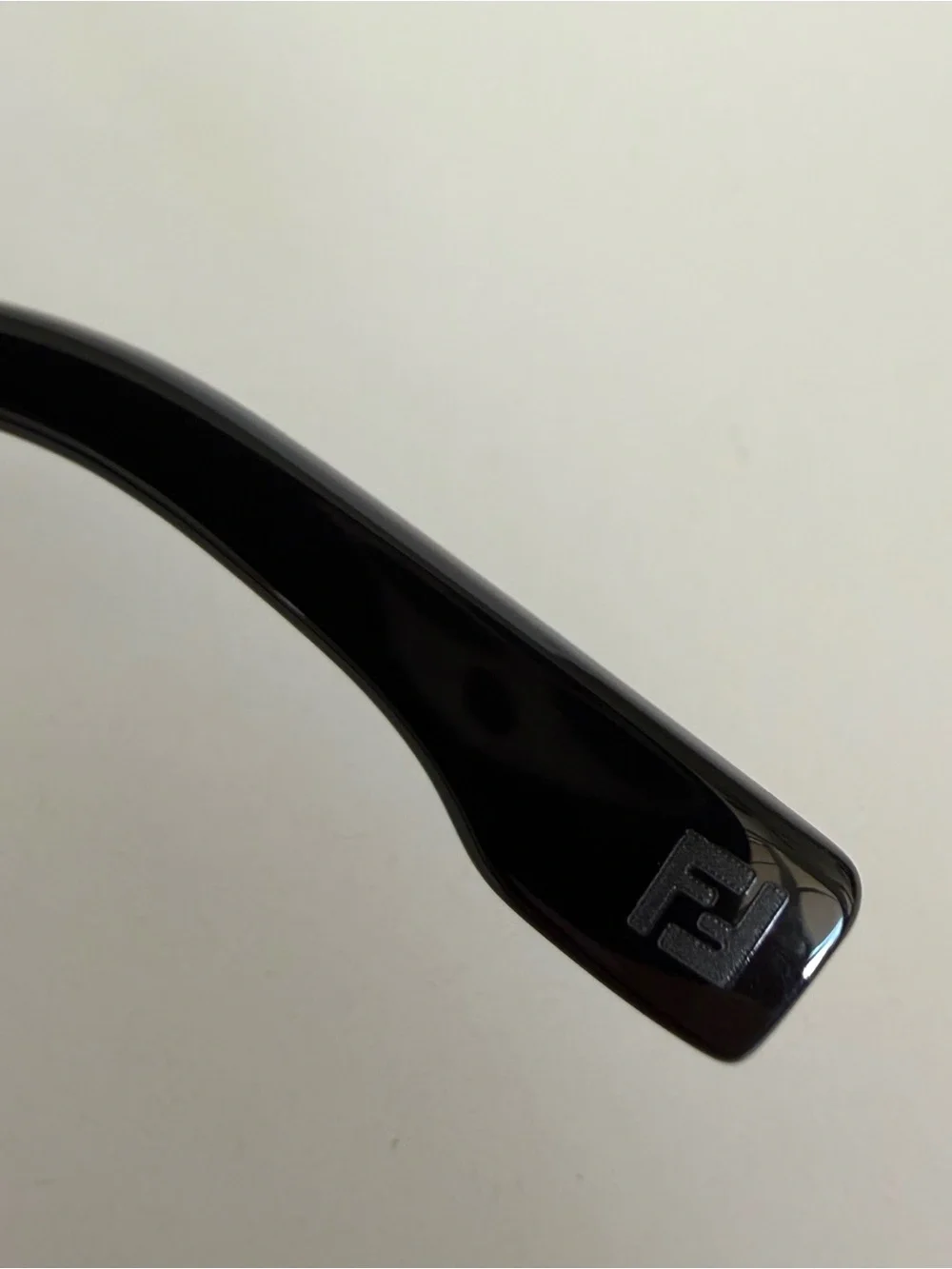 NEW!!! Fendi men sunglasses FE40078F 01A Authentic